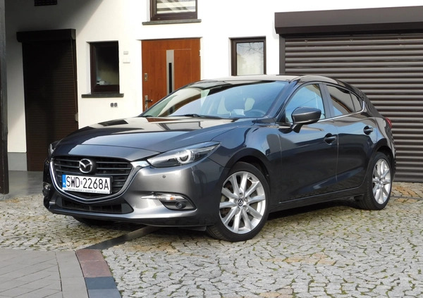 Mazda 3 cena 67900 przebieg: 93000, rok produkcji 2018 z Olsztynek małe 562